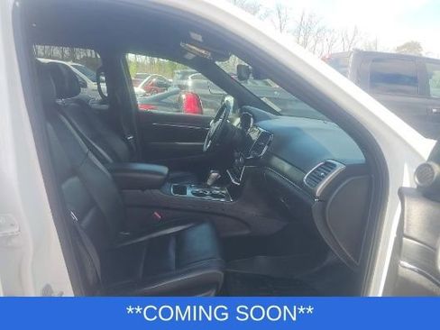 Used 2019 Jeep Grand Cherokee Limited image 3