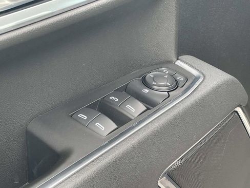 Used 2025 Chevrolet Silverado 1500 LT image 15