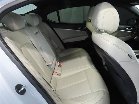 Used 2023 Genesis G70 2.0T image 35
