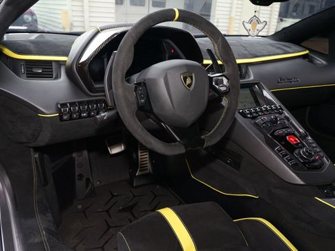 Used 2019 Lamborghini Aventador SVJ image 21