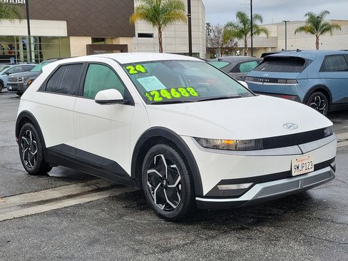 Certified 2024 Hyundai Ioniq 5 SE image 29