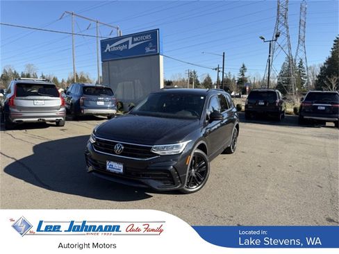 Used 2022 Volkswagen Tiguan SE R-Line image 1