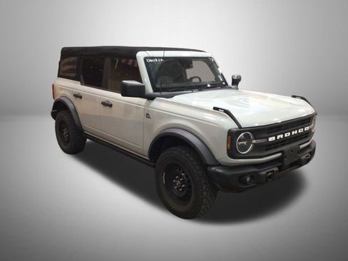 Used 2022 Ford Bronco Black Diamond AWD/4WD image 2