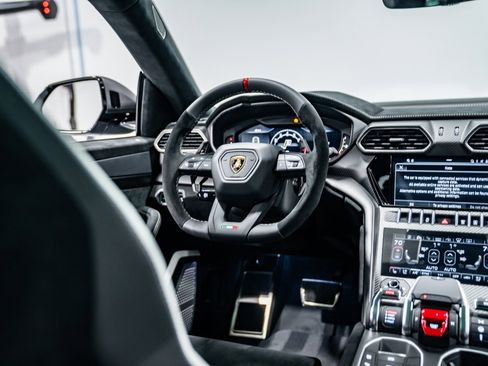 Used 2024 Lamborghini Urus Performante image 16