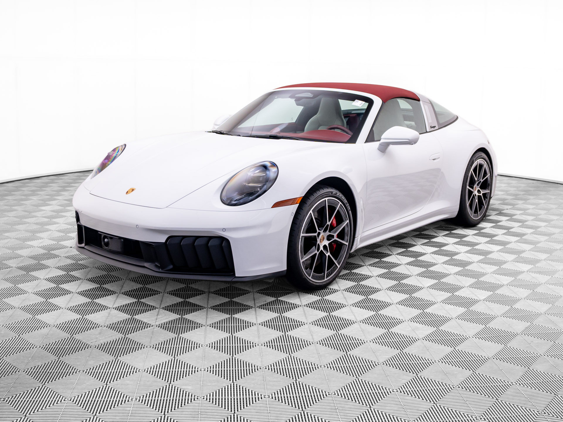 Certified 2026 Porsche 911 Targa 4 GTS AWD/4WD image 38