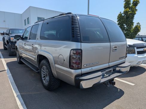 Used 2001 Chevrolet Suburban LT w/ LT Preferred Equipment Group AWD/4WD image 5