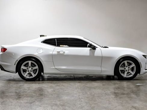 Used 2023 Chevrolet Camaro LT RWD image 10