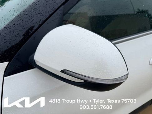Certified 2024 Kia Seltos EX FWD image 5