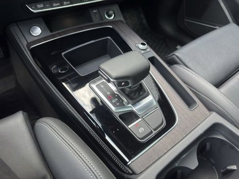 Certified 2024 Audi Q5 2.0T Premium Plus w/ Premium Plus Package image 17