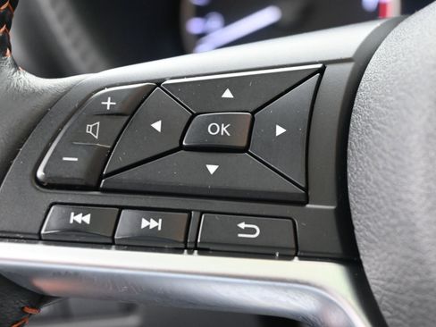 Used 2023 Nissan Sentra SR w/ SR Premium Package image 20