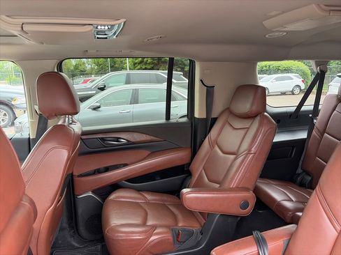 Used 2019 Cadillac Escalade ESV Luxury AWD/4WD image 13