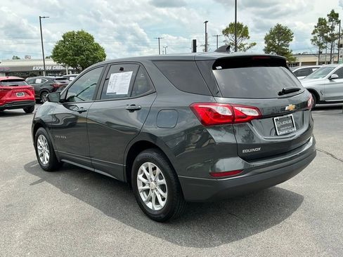 Used 2021 Chevrolet Equinox LS w/ LS Convenience Package FWD image 5