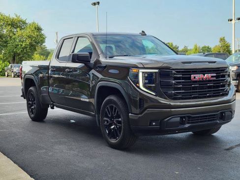 Used 2024 GMC Sierra 1500 Elevation AWD/4WD image 2
