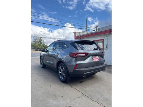 Used 2025 Ford Escape ST-Line Select AWD/4WD image 3
