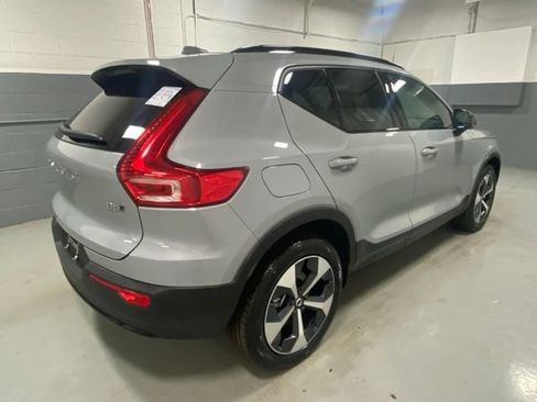 Used 2026 Volvo XC40 B5 Plus AWD/4WD image 3
