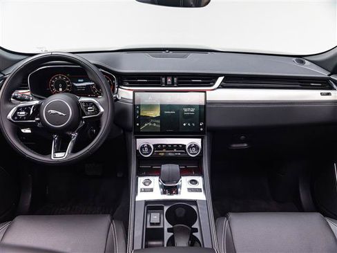 New 2025 Jaguar F-PACE R-Dynamic S AWD/4WD image 19