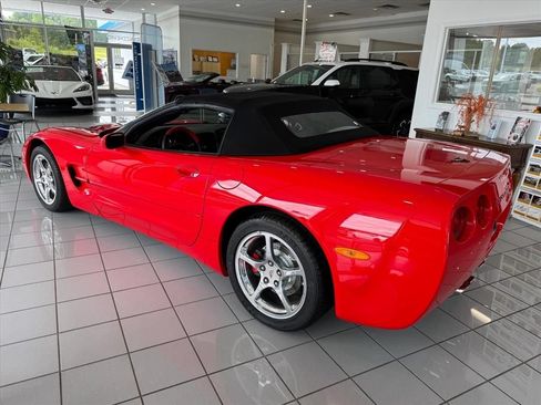 Used 2004 Chevrolet Corvette Convertible w/ Preferred Equipment Group RWD image 4