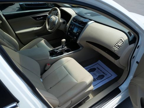 Used 2013 Nissan Altima 2.5 SL FWD image 26