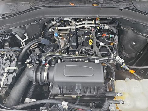 Certified 2024 Ford Explorer XLT w/ Equipment Group 202A RWD image 35