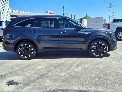 Used 2025 Kia Sorento SX image 27