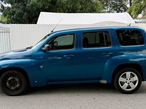 Used 2009 Chevrolet HHR LS image 3