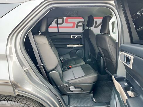 Used 2023 Ford Explorer XLT RWD image 27