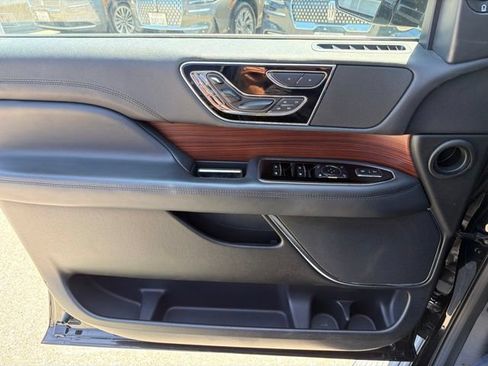 Used 2023 Lincoln Navigator L Reserve w/ Monochromatic Package AWD/4WD image 17