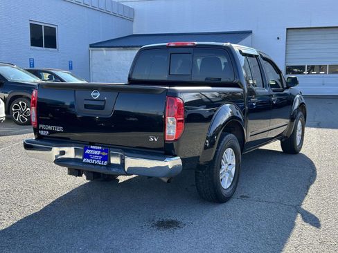 Used 2018 Nissan Frontier SV image 3