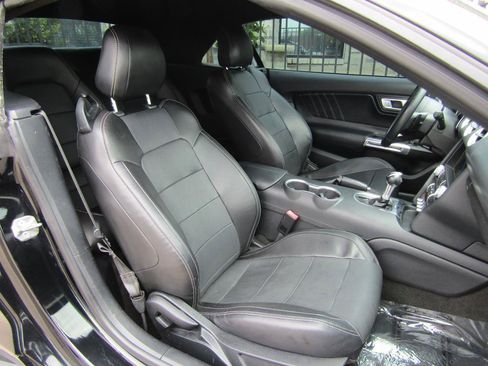 Used 2018 Ford Mustang Premium RWD image 13