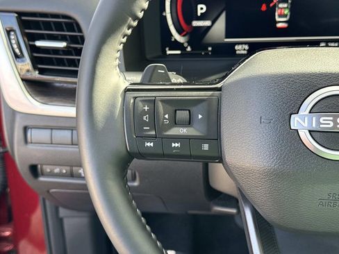 Certified 2025 Nissan Rogue Platinum image 32