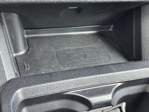 Used 2022 Toyota Tacoma Limited AWD/4WD image 23