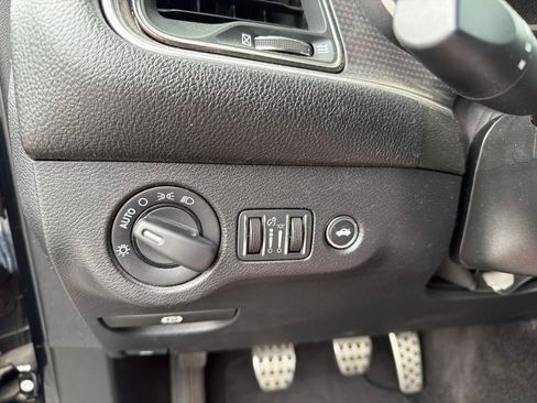 Used 2016 Dodge Challenger SRT Hellcat RWD image 17