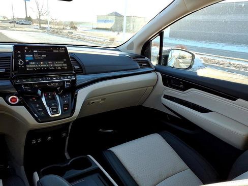 Used 2025 Honda Odyssey Elite image 25