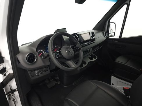 Used 2026 Mercedes-Benz Sprinter 2500 image 8