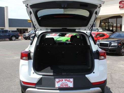 Used 2025 Chevrolet TrailBlazer LT FWD image 13