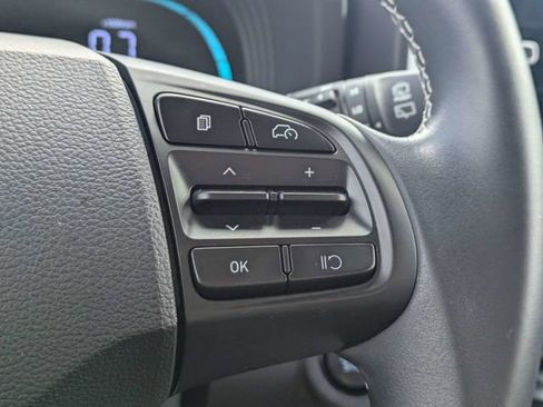 Used 2023 Hyundai Venue Limited w/ Cargo Package FWD image 24