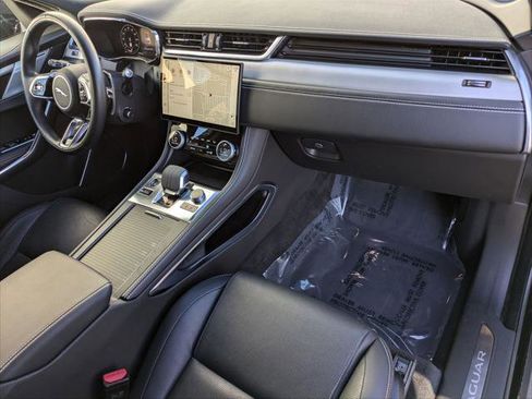 Used 2024 Jaguar F-PACE R-Dynamic S image 31