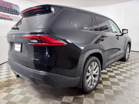 Used 2024 Toyota Grand Highlander AWD image 4