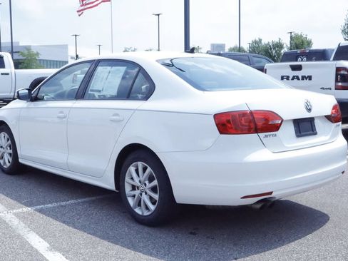 Used 2012 Volkswagen Jetta SE FWD image 3