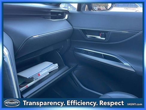 Used 2023 Toyota Venza Limited image 34