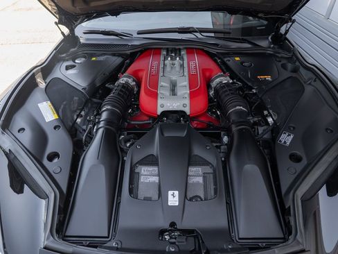 Used 2018 Ferrari 812 Superfast RWD image 20