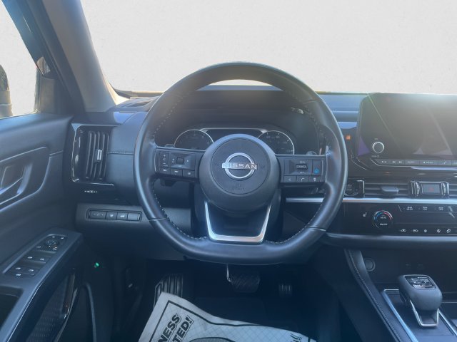 Used 2025 Nissan Pathfinder SV AWD/4WD image 12
