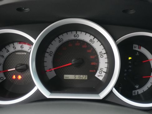 Used 2012 Toyota Tacoma 2WD Access Cab w/ SR5 Pkg image 17