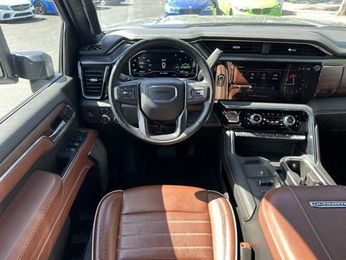 Used 2025 GMC Sierra 3500 Denali Ultimate AWD/4WD image 16
