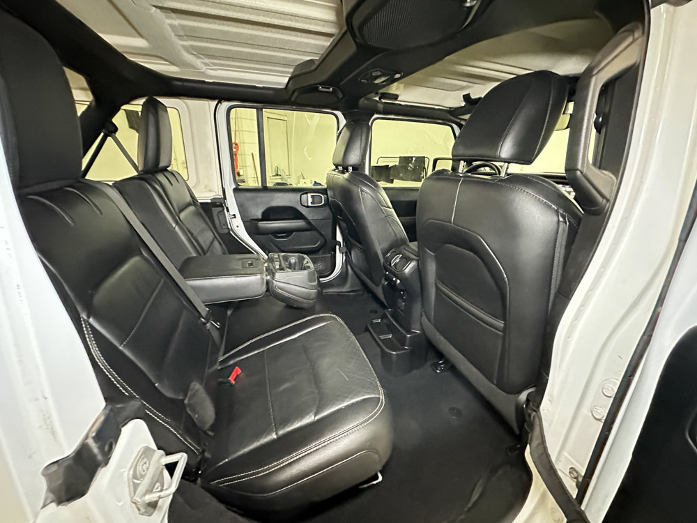 Used 2019 Jeep Wrangler Unlimited Sahara w/ Uconnect 4C Nav & Sound Group AWD/4WD image 27