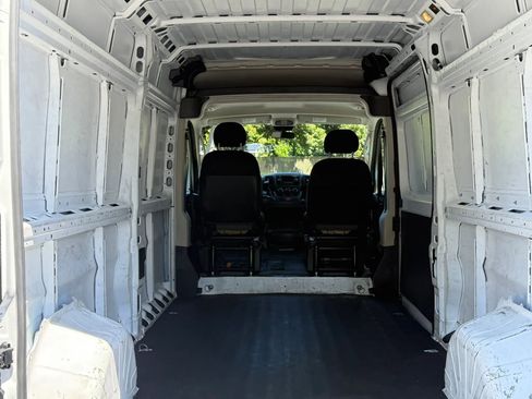 Used 2021 RAM ProMaster 2500 FWD image 3