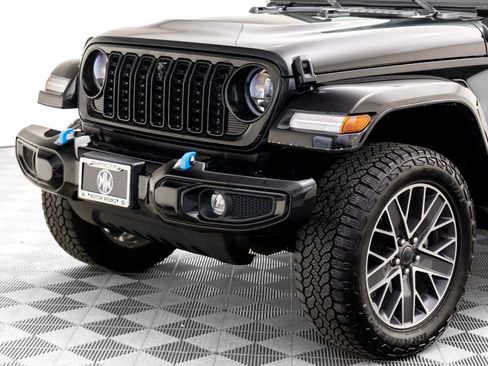 Used 2024 Jeep Wrangler High Altitude image 33