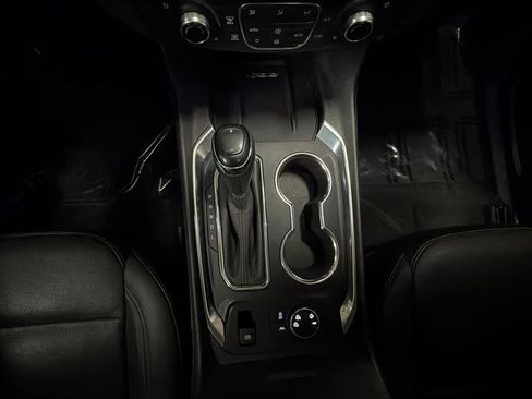 Used 2018 Chevrolet Traverse Premier AWD/4WD image 16