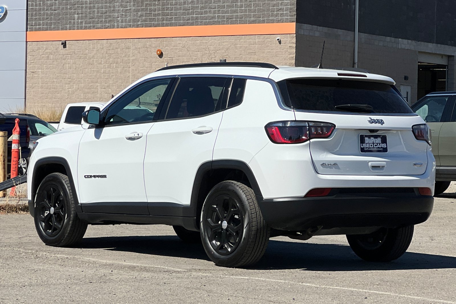 Used 2024 Jeep Compass Latitude AWD/4WD image 6