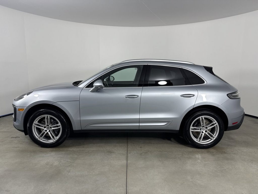 Certified 2026 Porsche Macan AWD/4WD image 2